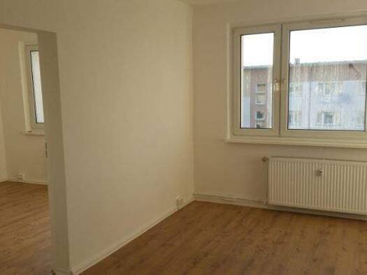 Wohnung zur Miete 345 € 2 Zimmer 47 m² 4. Geschoss frei ab sofort Zwenkau Zwenkau 04442