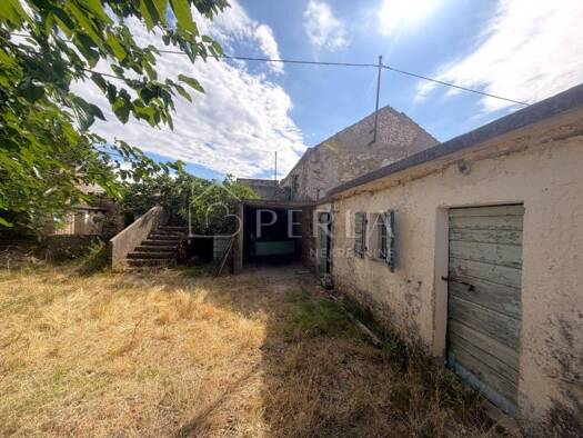 Haus zum Kauf 60.000 € 4 Zimmer 74 m² Policnik Poličnik