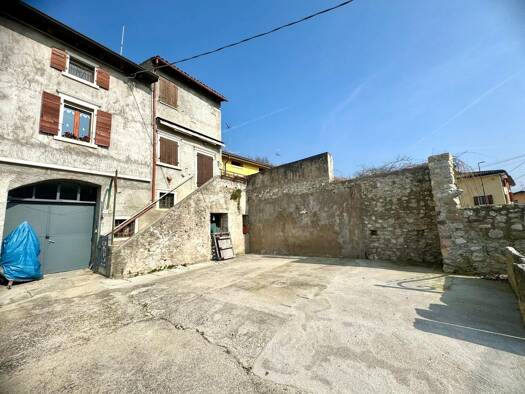 Haus zum Kauf 295.000 € 4 Zimmer 100 m² 105 m² Grundstück Caprino Veronese 37013