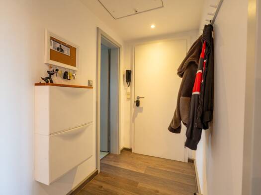 Wohnung zur Miete 1.200 € 2,5 Zimmer 104 m² Geschoss 2/3 frei ab sofort Delkenheim Delkenheim 65205