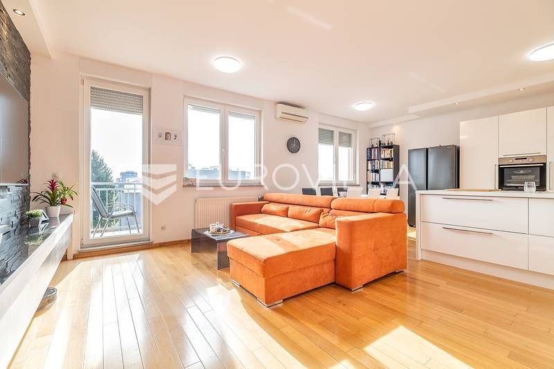 Wohnung zum Kauf 210.000 € 2 Zimmer 68 m²<br/>Wohnfläche 3.<br/>Geschoss Podsused 10090