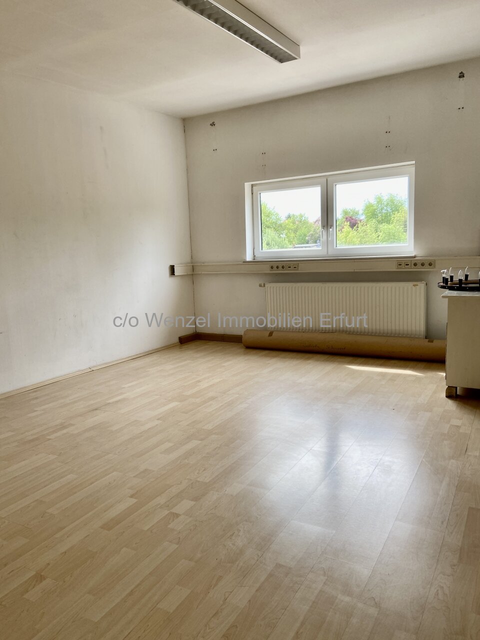 Bürofläche zur Miete 140 € 1 Zimmer 24 m²<br/>Bürofläche Bischleben-Stedten Erfurt 99094