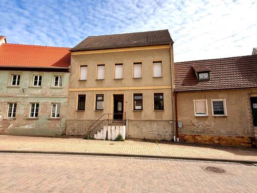 Reihenmittelhaus zum Kauf 59.000 € 5 Zimmer 135 m² 385 m² Grundstück Hettstedt 06333