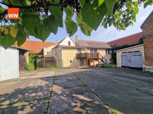 Reihenmittelhaus zum Kauf 99.000 € 272 m² 921 m² Grundstück Hohenmölsen Hohenmölsen 06679