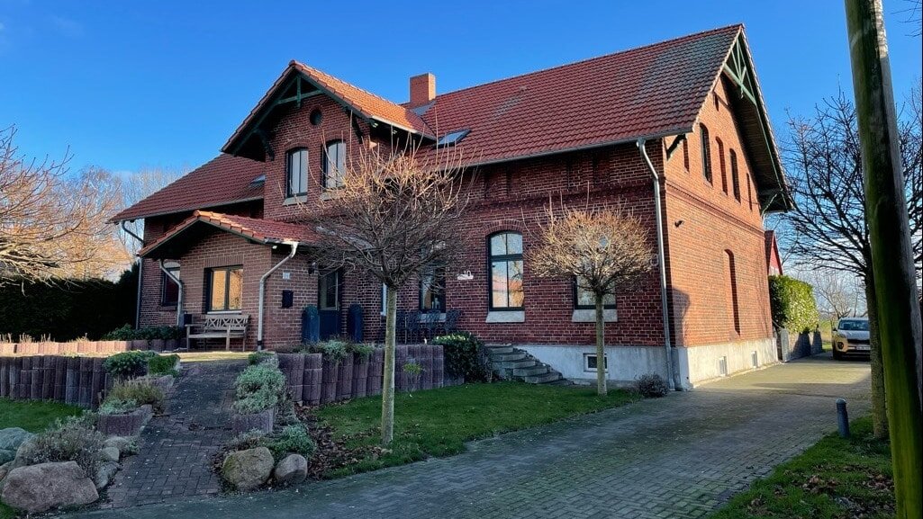 Haus zum Kauf 1.200.000 € 25 Zimmer 670 m²<br/>Wohnfläche 3.561 m²<br/>Grundstück ab sofort<br/>Verfügbarkeit Heilgeisthof Levenhagen 17498