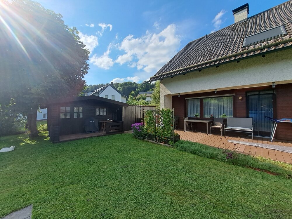 Einfamilienhaus zum Kauf 449.000 € 8 Zimmer 226 m²<br/>Wohnfläche 1.033 m²<br/>Grundstück Walkertshofen Walkertshofen 86877