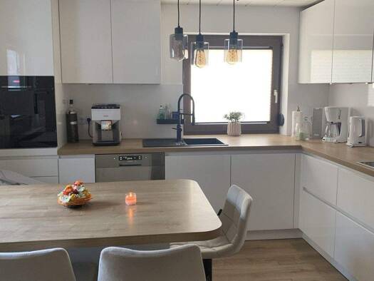 Einfamilienhaus zum Kauf provisionsfrei 138.000 € 5 Zimmer 109 m² 766 m² Grundstück Heinrich-Heine-Straße 11 Wernshausen Schmalkalden 98574