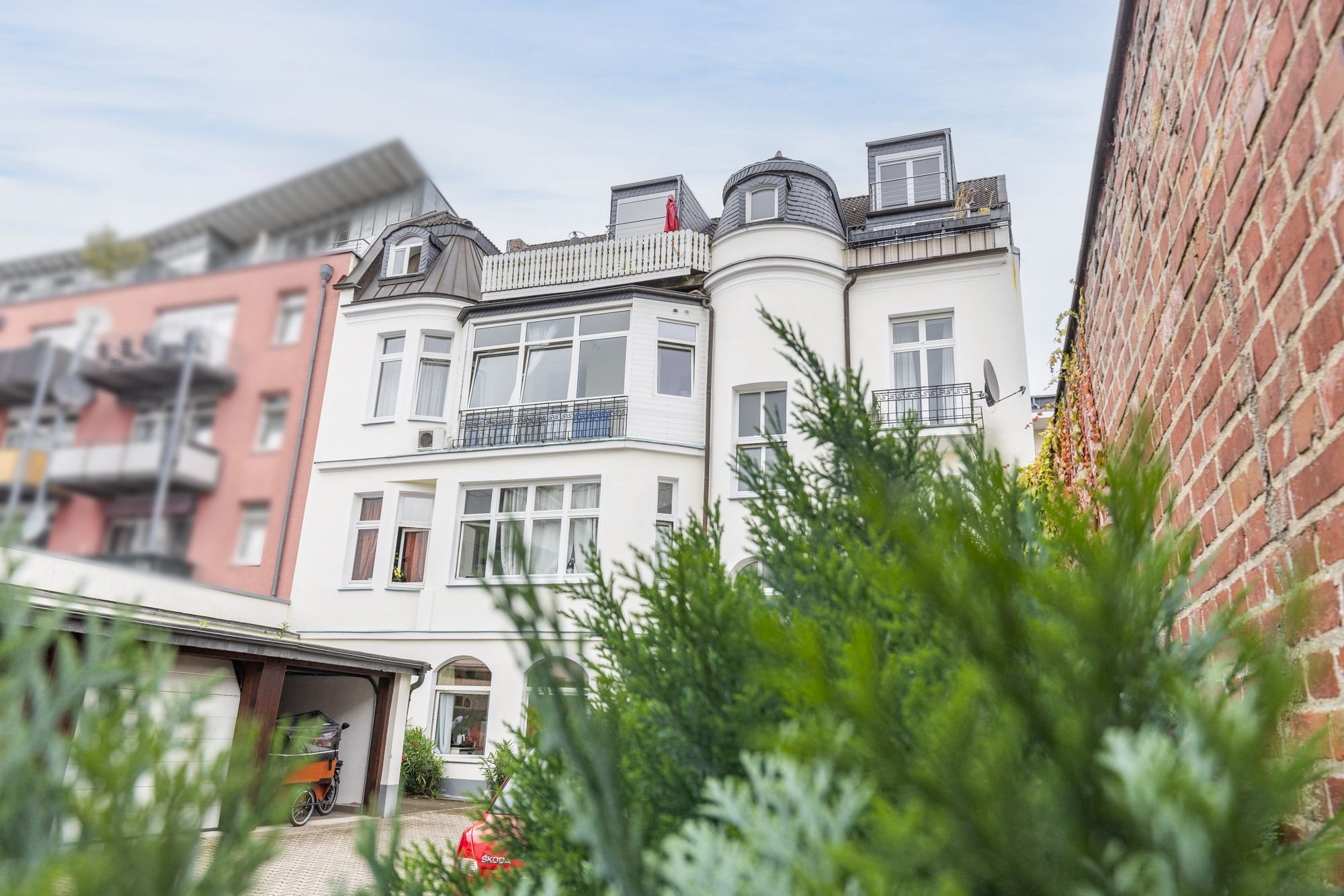 Wohn- und Geschäftshaus zum Kauf als Kapitalanlage geeignet 1.533.300 € 25 Zimmer 762 m²<br/>Fläche 543 m²<br/>Grundstück Gladbach Mönchengladbach 41061