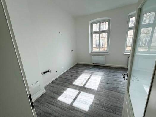 Wohnung zur Miete 980 € 3 Zimmer 97 m² Geschoss 1/4 frei ab 15.04.2026 Innenstadt Gera 07545