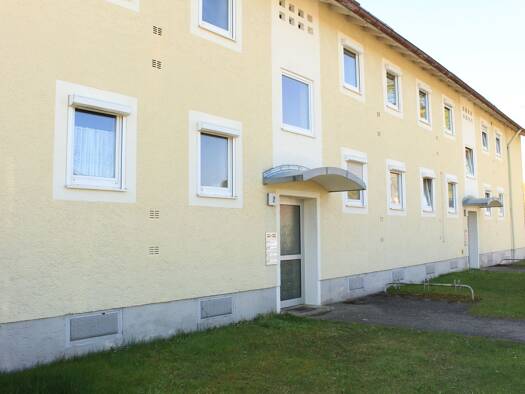 Wohnung zur Miete 423 € 2 Zimmer 46,9 m² 1. Geschoss frei ab sofort Graf-Berengar-Straße 2 Altenmarkt 83352