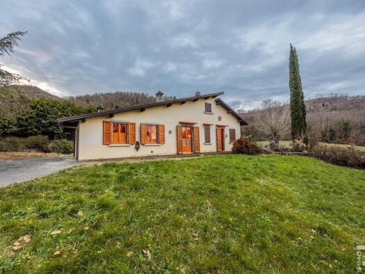 Haus zum Kauf 390.000 € 2 Zimmer 185 m² 10.000 m² Grundstück frei ab sofort Dicomano