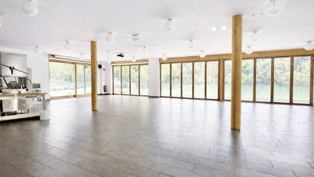 Laden zur Miete 7,06 € Feistritz im Rosental 9181