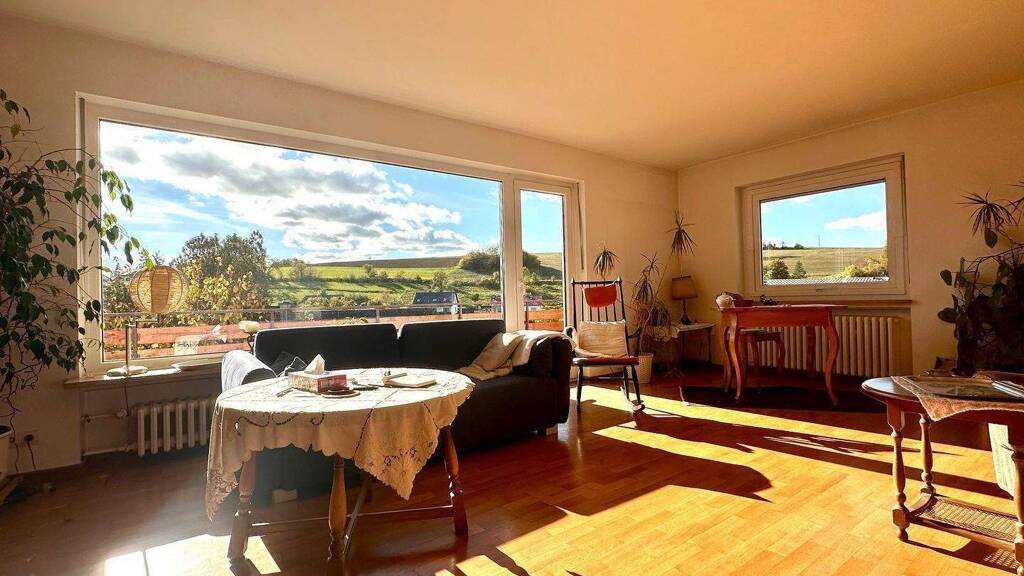 Einfamilienhaus zum Kauf 319.000 € 205 m² 610 m² Grundstück frei ab sofort Am Schießhügel 9 Zell Üchtelhausen 97532