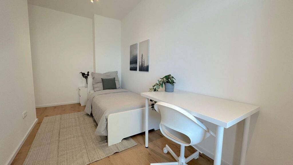 WG-Zimmer zur Miete 585 € 1 Zimmer 25 m² 4. Geschoss frei ab sofort Rödelheimer Landstraße 126a Bockenheim Frankfurt am Main 60487