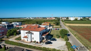 Haus zum Kauf 790.000 € 9 Zimmer 500 m² 1.100 m² Grundstück Umag 52470