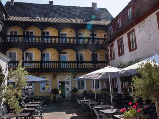 Hotel zum Kauf provisionsfrei 19 Zimmer 260 m² Gastrofläche 1.107 m² Grundstück Landau Landau in der Pfalz 76829