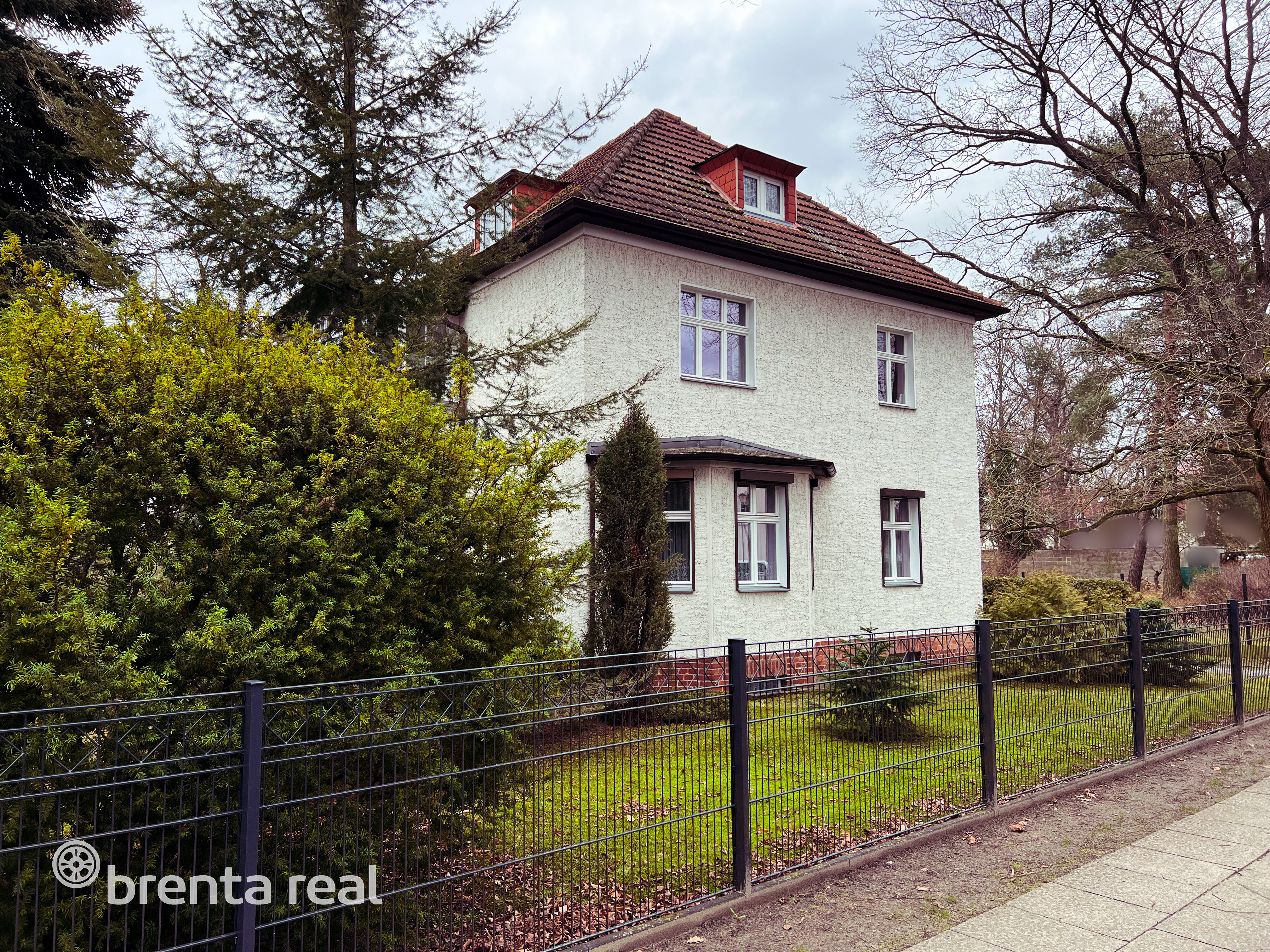 Mehrfamilienhaus zum Kauf als Kapitalanlage geeignet 740.000 € 7 Zimmer 182 m²<br/>Wohnfläche 1.038 m²<br/>Grundstück Hohen Neuendorf Hohen Neuendorf 16540