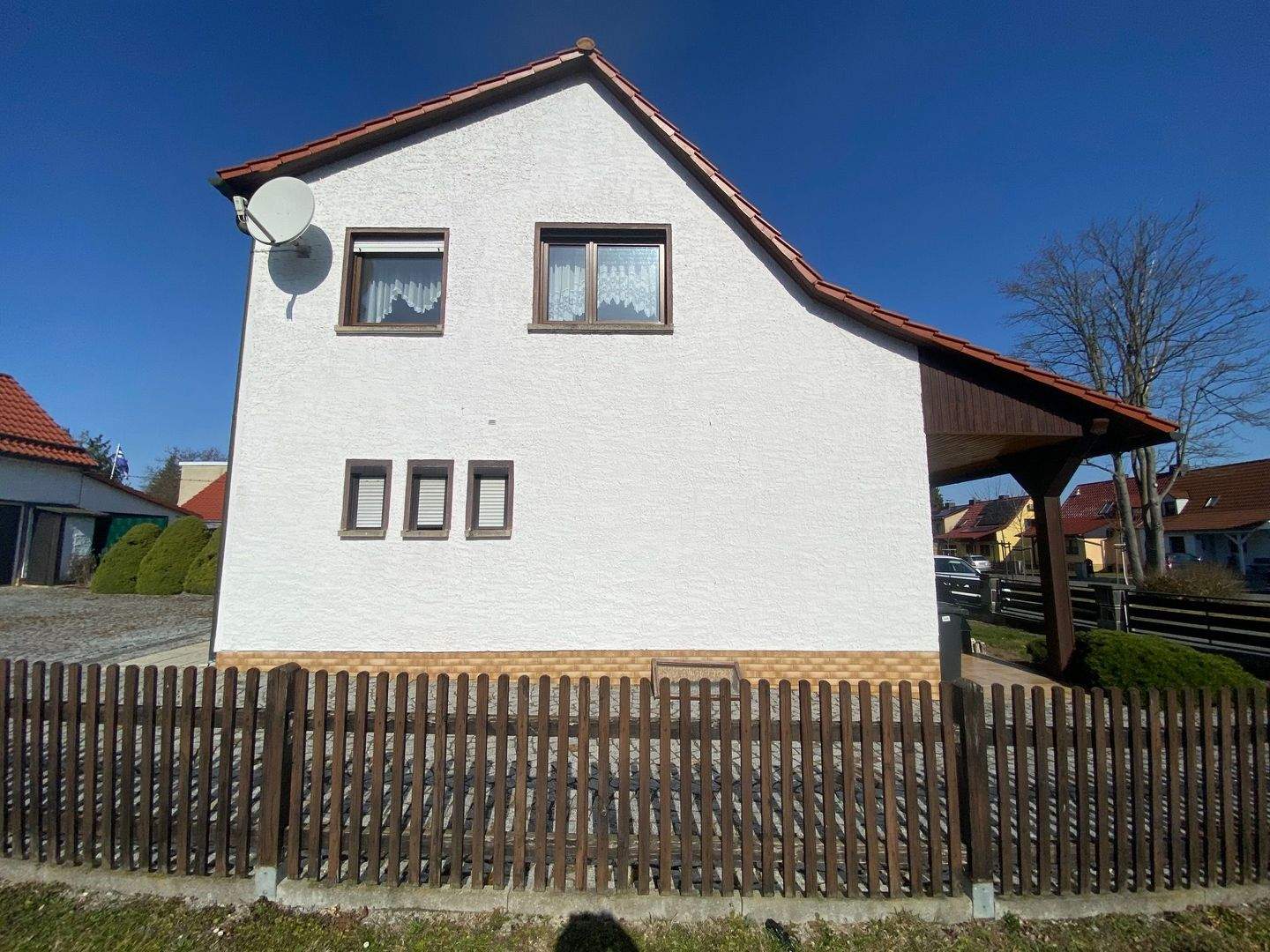 Immobilie in Hermsdorf - Schicke Doppelhaushälfte in Hermsdorf SHK auf großem Grundstück mit reichlich Nebengelass - Bild 3