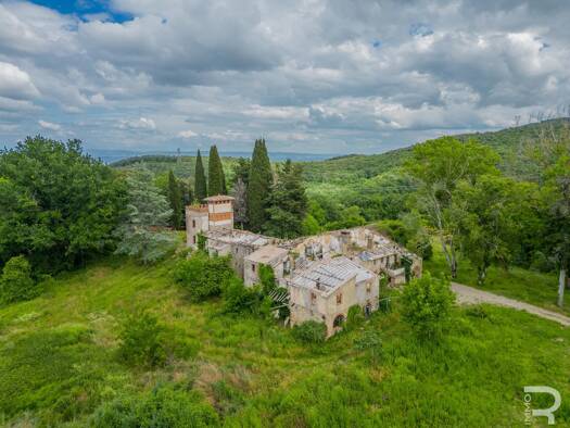 Rustico zum Kauf 500.000 € 20 Zimmer 1.550 m² 240.000 m² Grundstück frei ab sofort San Gimignano
