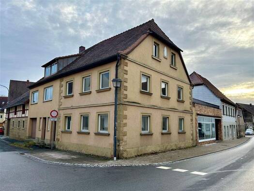 Mehrfamilienhaus zum Kauf 89.000 € 9 Zimmer 197 m² 130 m² Grundstück Ebern 96106