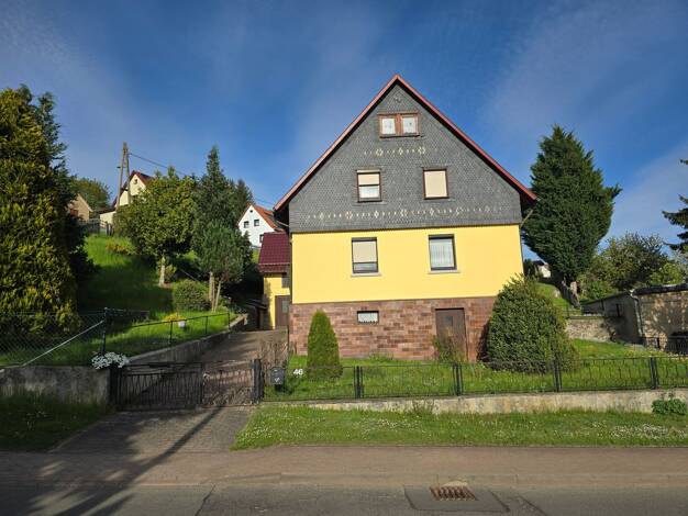 Einfamilienhaus zum Kauf 105.000 € 7 Zimmer 125 m² 2.017 m² Grundstück frei ab sofort Rathausstraße 46 Trusetal Brotterode-Trusetal 98596