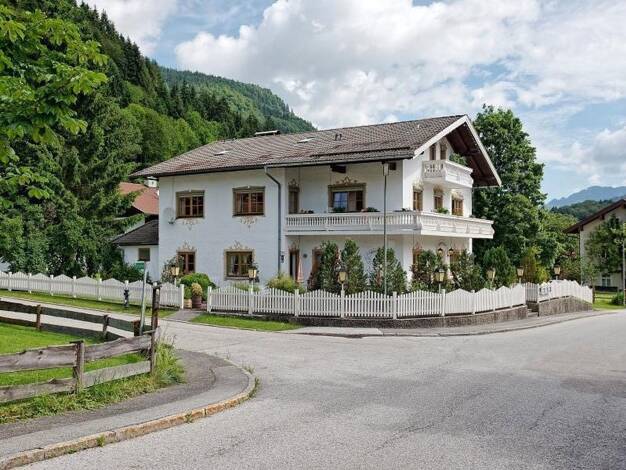 Einfamilienhaus zum Kauf provisionsfrei 1.480.000 € 12 Zimmer 330 m² 843 m² Grundstück Kirchstrasse 22 / OT Sachrang Sachrang Aschau im Chiemgau, OT Sachrang 83229