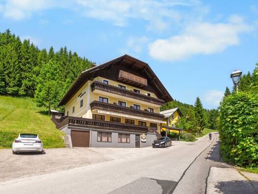 Hotel zum Kauf 795.000 € 19 Zimmer 1.704 m² Grundstück Lackenhof 3295