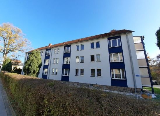 Wohnung zur Miete 355 € 3 Zimmer 61,1 m²<br/>Wohnfläche 3.<br/>Geschoss ab sofort<br/>Verfügbarkeit Lessingstr. 23 Adorf Adorf 08626