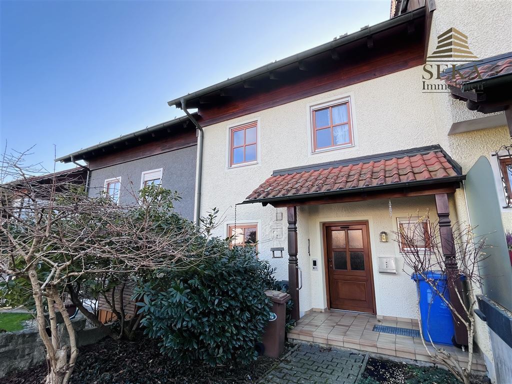 Reihenmittelhaus zum Kauf 379.000 € 4 Zimmer 135,4 m²<br/>Wohnfläche 172 m²<br/>Grundstück ab sofort<br/>Verfügbarkeit Deggendorf Deggendorf 94469