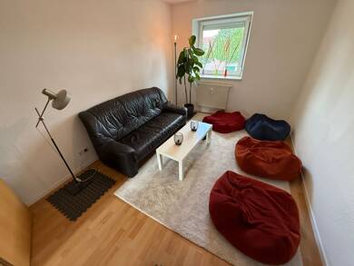 Wohnung zur Miete 300 € 2 Zimmer 46 m² 1. Geschoss Wilhelm-Bunsen-Straße 1 Schkopau Schkopau 06258