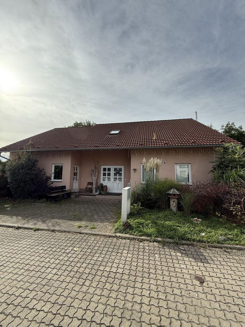 Einfamilienhaus zum Kauf provisionsfrei 519.000 € 7 Zimmer 228 m²<br/>Wohnfläche 1.209 m²<br/>Grundstück Amselweg 9 Terpitz Liebschützberg 04758