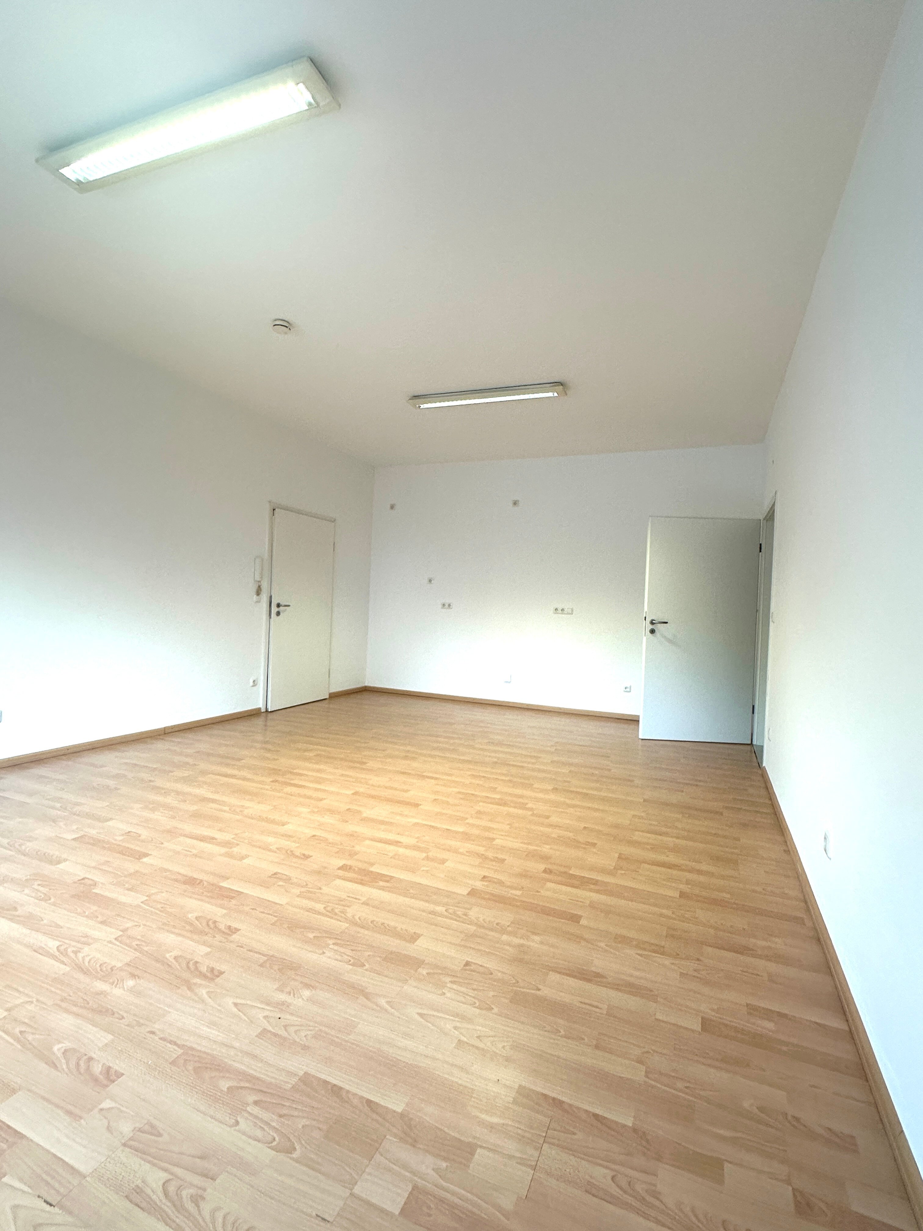 Bürofläche zur Miete 560 € 1 Zimmer 30 m²<br/>Bürofläche Weisenau Mainz 55130