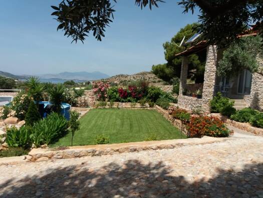 Einfamilienhaus zum Kauf 390.000 € 7 Zimmer 256 m² 4.000 m² Grundstück Municipality of Salamina 66-400