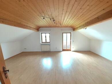 Wohnung zur Miete 618 € 2,5 Zimmer 65 m² Dachgeschoss, 2. Geschoss frei ab sofort Stierberg Obertaufkirchen 84419