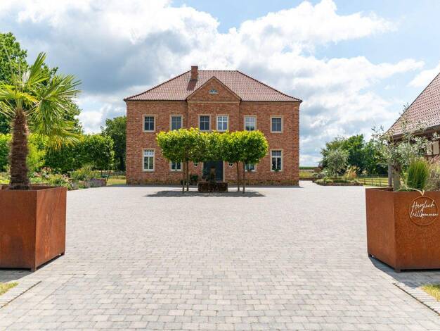 Einfamilienhaus zum Kauf 9 Zimmer 247 m² 19.148 m² Grundstück Lintern Neuenkirchen 49586