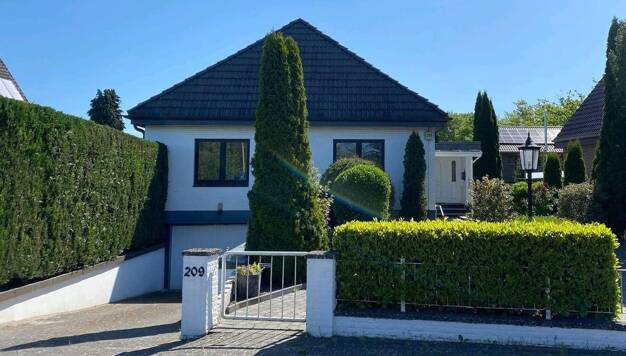 Einfamilienhaus zum Kauf provisionsfrei 975.000 € 7 Zimmer 200 m² 1.000 m² Grundstück Halstenbek 25469