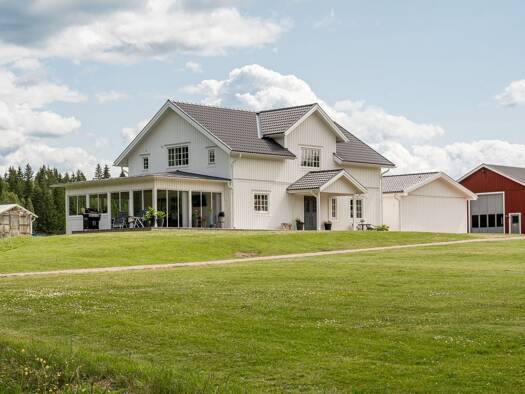 Haus zum Kauf 460.000 € 8 Zimmer 242 m² 352.000 m² Grundstück Torsby