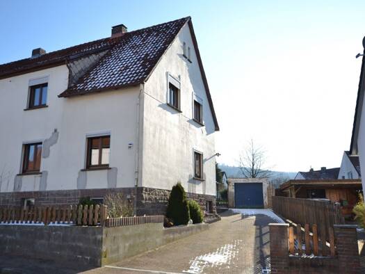 Doppelhaushälfte zum Kauf 89.000 € 6 Zimmer 124 m² 430 m² Grundstück Am Papenkamp 27 Eschershausen Eschershausen 37632