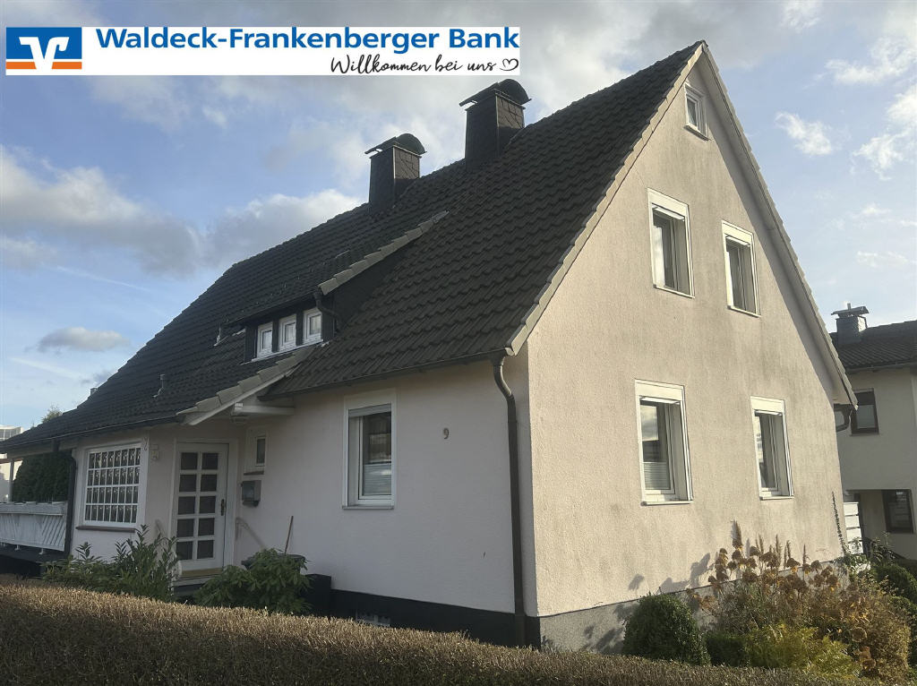 Einfamilienhaus zum Kauf 195.000 € 7 Zimmer 160 m²<br/>Wohnfläche 697 m²<br/>Grundstück Allendorf Allendorf (Eder)-Allendorf 35108