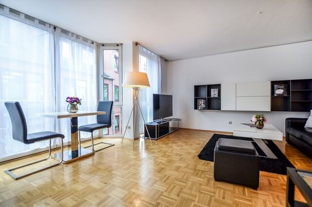 Wohnung zur Miete Wohnen auf Zeit 1.900 € 2 Zimmer 58 m²<br/>Wohnfläche ab sofort<br/>Verfügbarkeit Altstadt - Nord Köln 50670