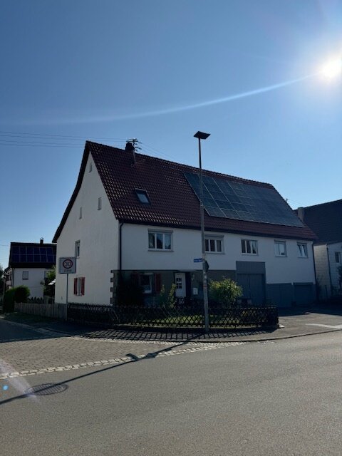 Bauernhaus zum Kauf 398.000 € 8 Zimmer 165 m²<br/>Wohnfläche 732 m²<br/>Grundstück Sulzer Straße 14 Binsdorf Geislingen 72351