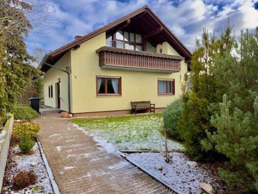 Einfamilienhaus zum Kauf 639.000 € 6 Zimmer 145 m² 632 m² Grundstück Usingen 61250