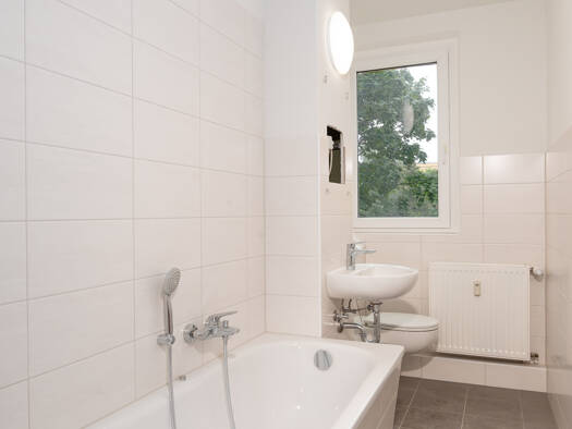 Wohnung zur Miete 420 € 3 Zimmer 62 m² 1. Geschoss frei ab sofort Südring 125 Weißenfels 06667