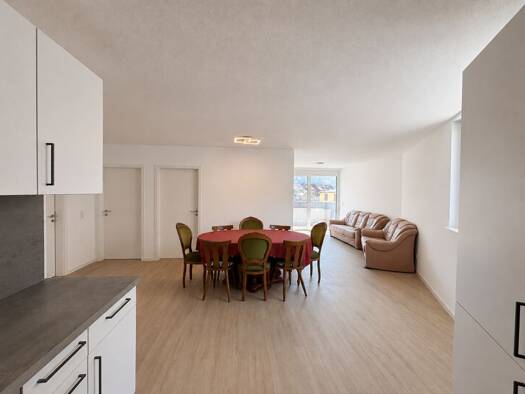 Wohnung zur Miete 1.075 € 3 Zimmer 80 m² 2. Geschoss frei ab 01.10.2026 Kirchstraße 10 Wehr Wehr 79664