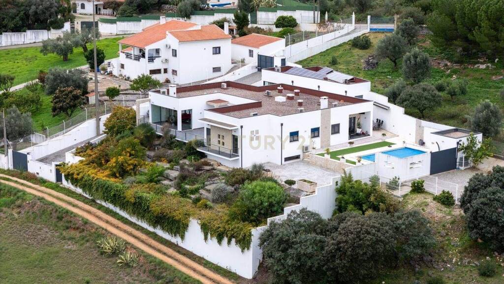 Einfamilienhaus zum Kauf 1.300.000 € 4 Zimmer 270 m² 6.600 m² Grundstück Monsanto