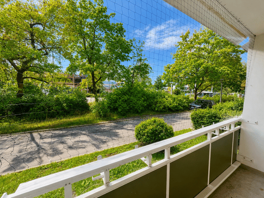 Wohnung zur Miete 419 € 4 Zimmer 70 m² frei ab sofort Neuplanitzer Straße 63 Neuplanitz Zwickau 08062