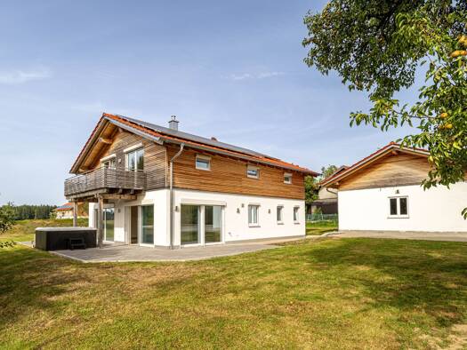Einfamilienhaus zum Kauf 849.000 € 6 Zimmer 164,5 m² 1.162 m² Grundstück frei ab sofort Buchöster Buchöster Tacherting 83342