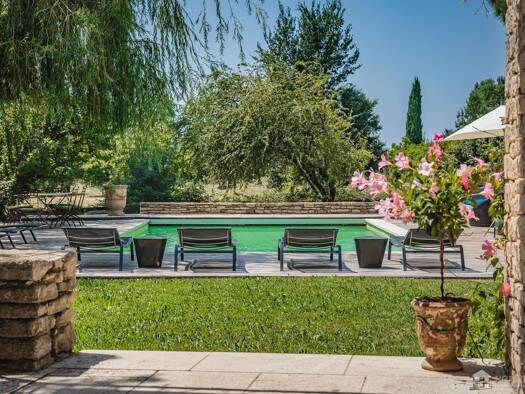 Einfamilienhaus zum Kauf 1.195.000 € 9 Zimmer 210 m² 2.929 m² Grundstück Gordes 84220