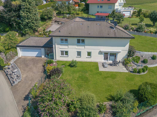 Bungalow zum Kauf 549.900 € 6,5 Zimmer 218 m² 1.496 m² Grundstück Fischbach Niedereschach / Fischbach 78078