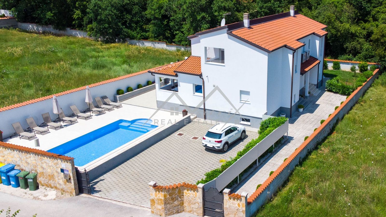 Haus zum Kauf 887.000 € 10 Zimmer 400 m²<br/>Wohnfläche 550 m²<br/>Grundstück Porec center 52440